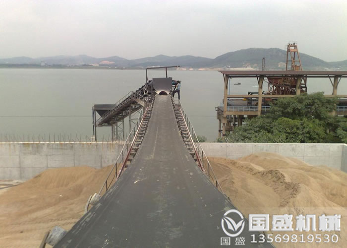 長(cháng)距離皮帶機輸送機配件