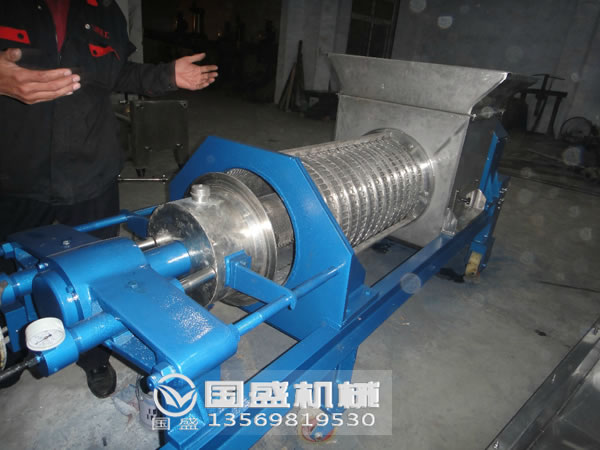螺旋壓榨機特點(diǎn) 螺旋壓榨機特點(diǎn)