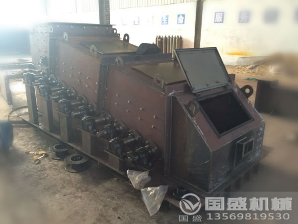 多級聯(lián)動(dòng)泥石分離機