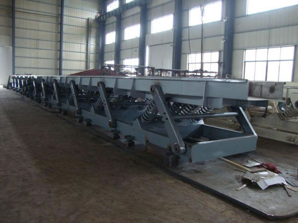 彈性連桿式振動(dòng)輸送機