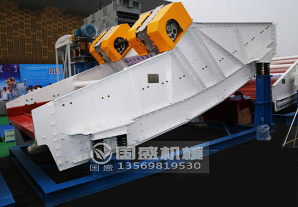 香蕉振動(dòng)篩設計 香蕉振動(dòng)篩設計